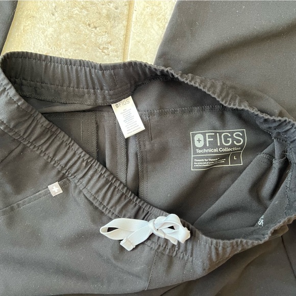 FIGS Tansen 5 Pocket Jogger Scrub Pants in Black, size L - Picture 7 of 10